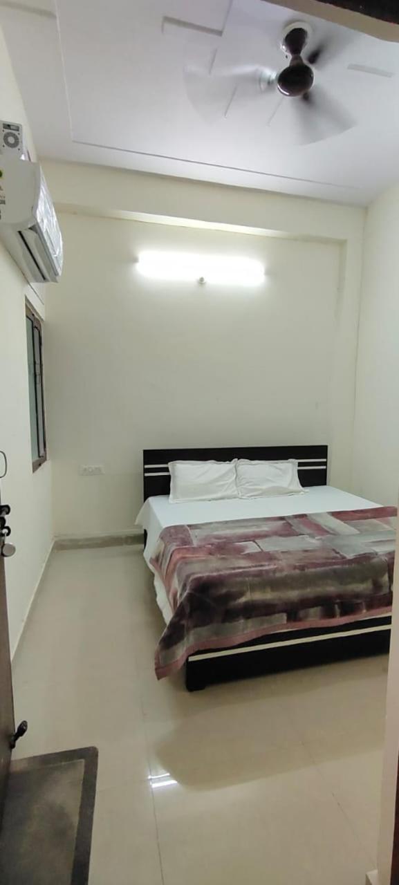 Hotel Shri Jee Dham Near Prem Mandir Vrindāvan Zewnętrze zdjęcie