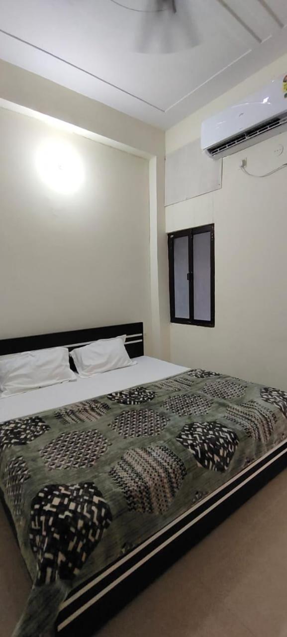 Hotel Shri Jee Dham Near Prem Mandir Vrindāvan Zewnętrze zdjęcie
