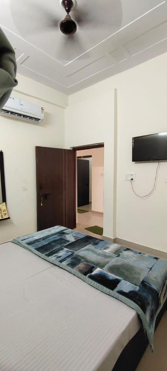 Hotel Shri Jee Dham Near Prem Mandir Vrindāvan Zewnętrze zdjęcie