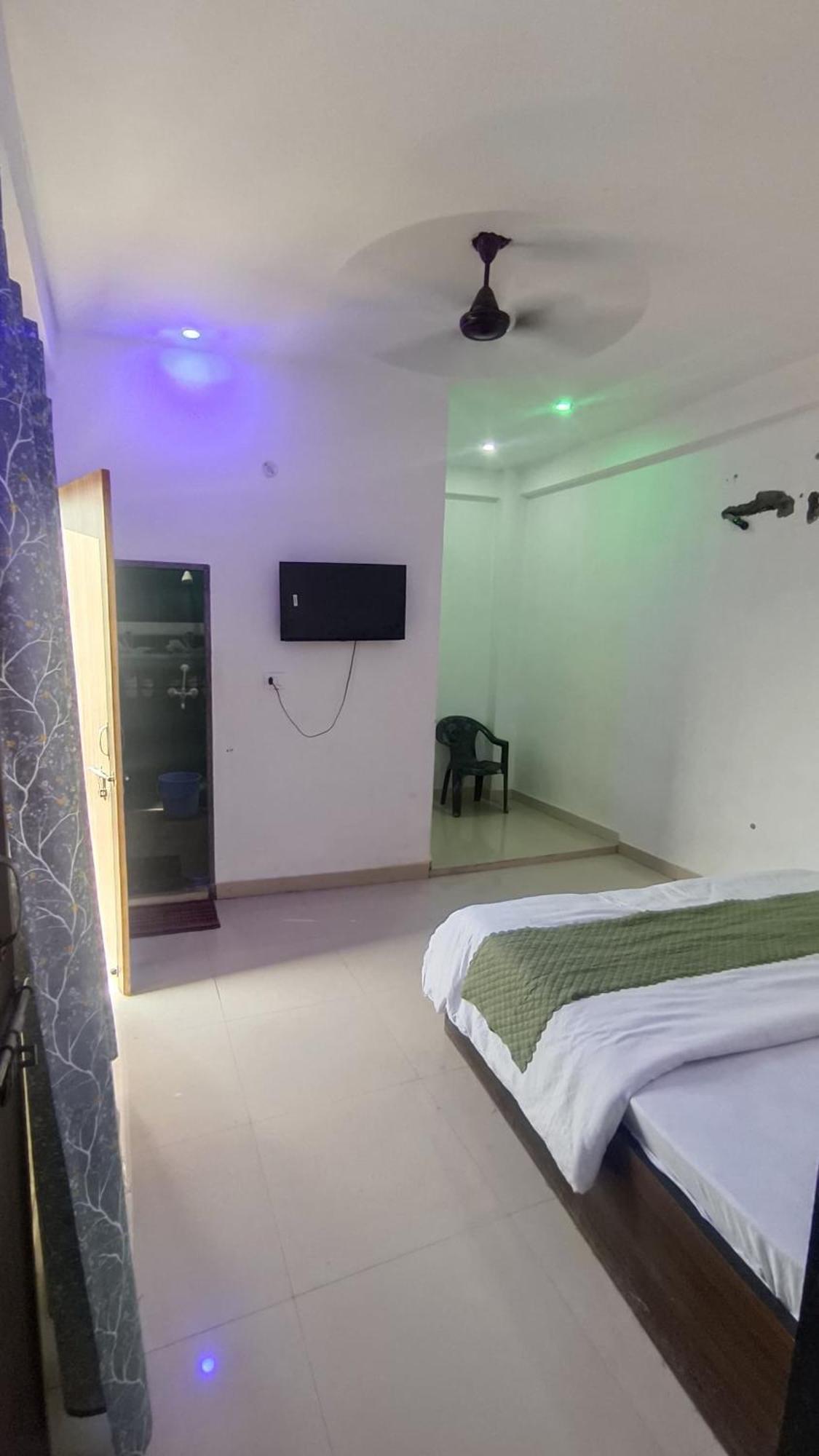 Hotel Shri Jee Dham Near Prem Mandir Vrindāvan Zewnętrze zdjęcie