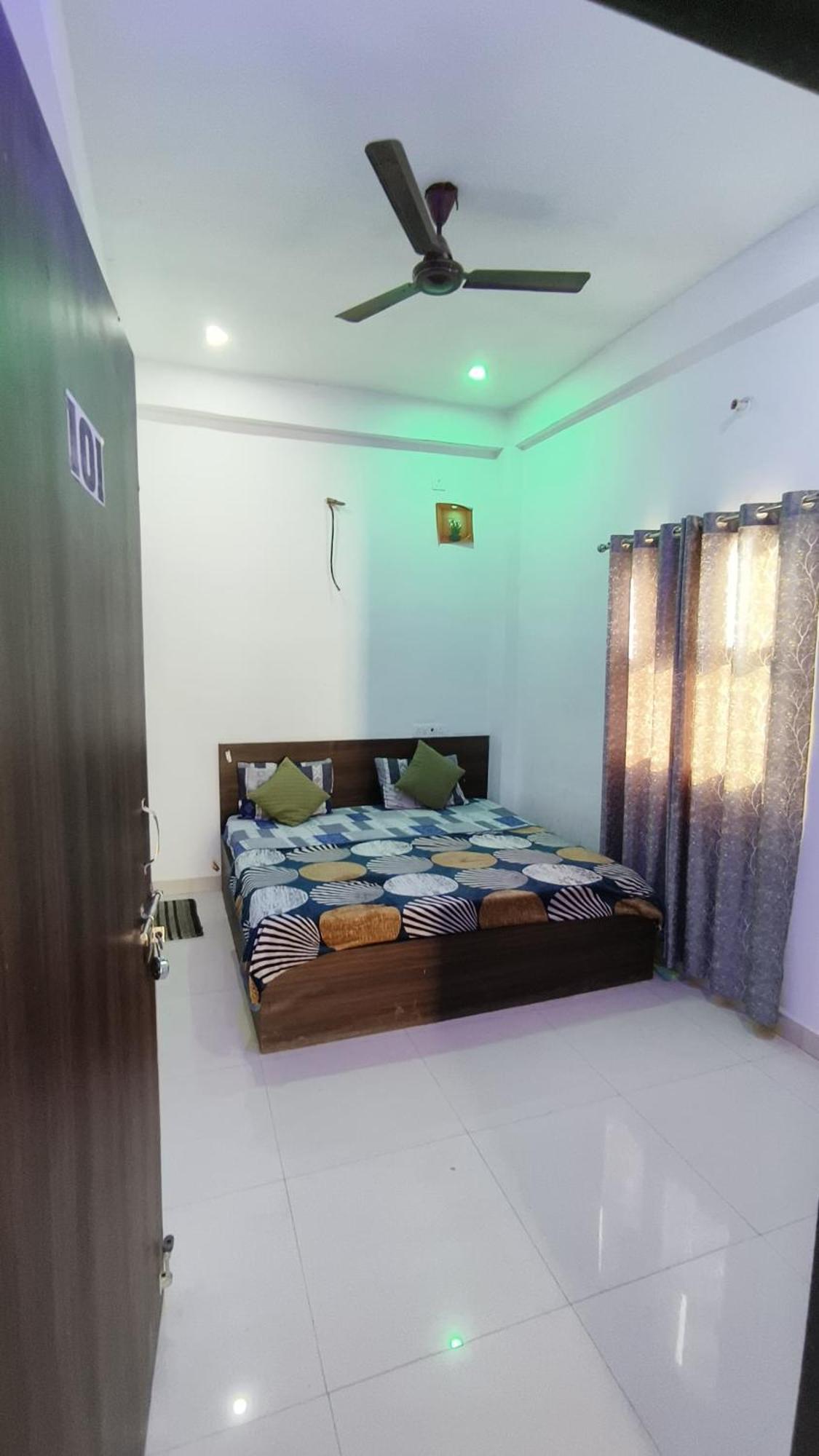Hotel Shri Jee Dham Near Prem Mandir Vrindāvan Zewnętrze zdjęcie